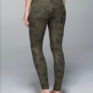 lululemon | Wunder Under Pant Luxtreme | size 6 | Green camo print